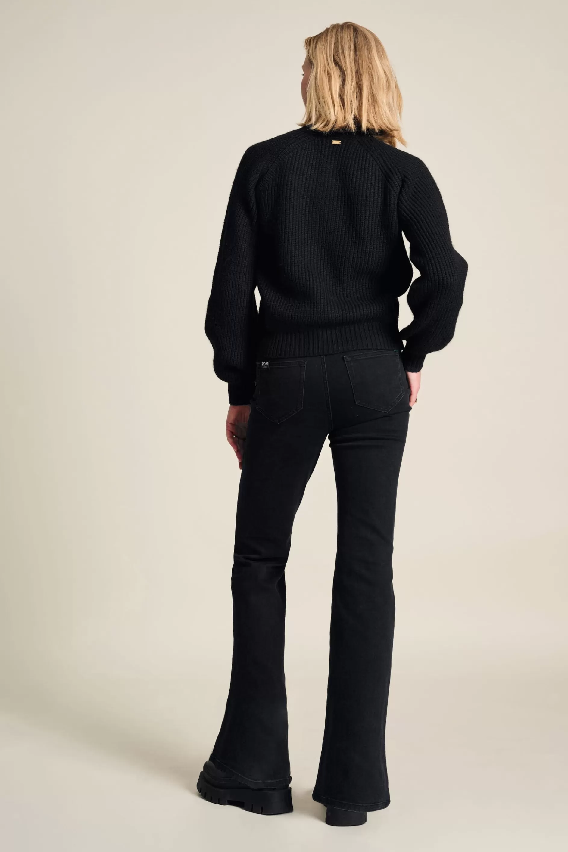 POM Amsterdam JEANS Esmee Flare Vintage Black | Jeans | Broeken