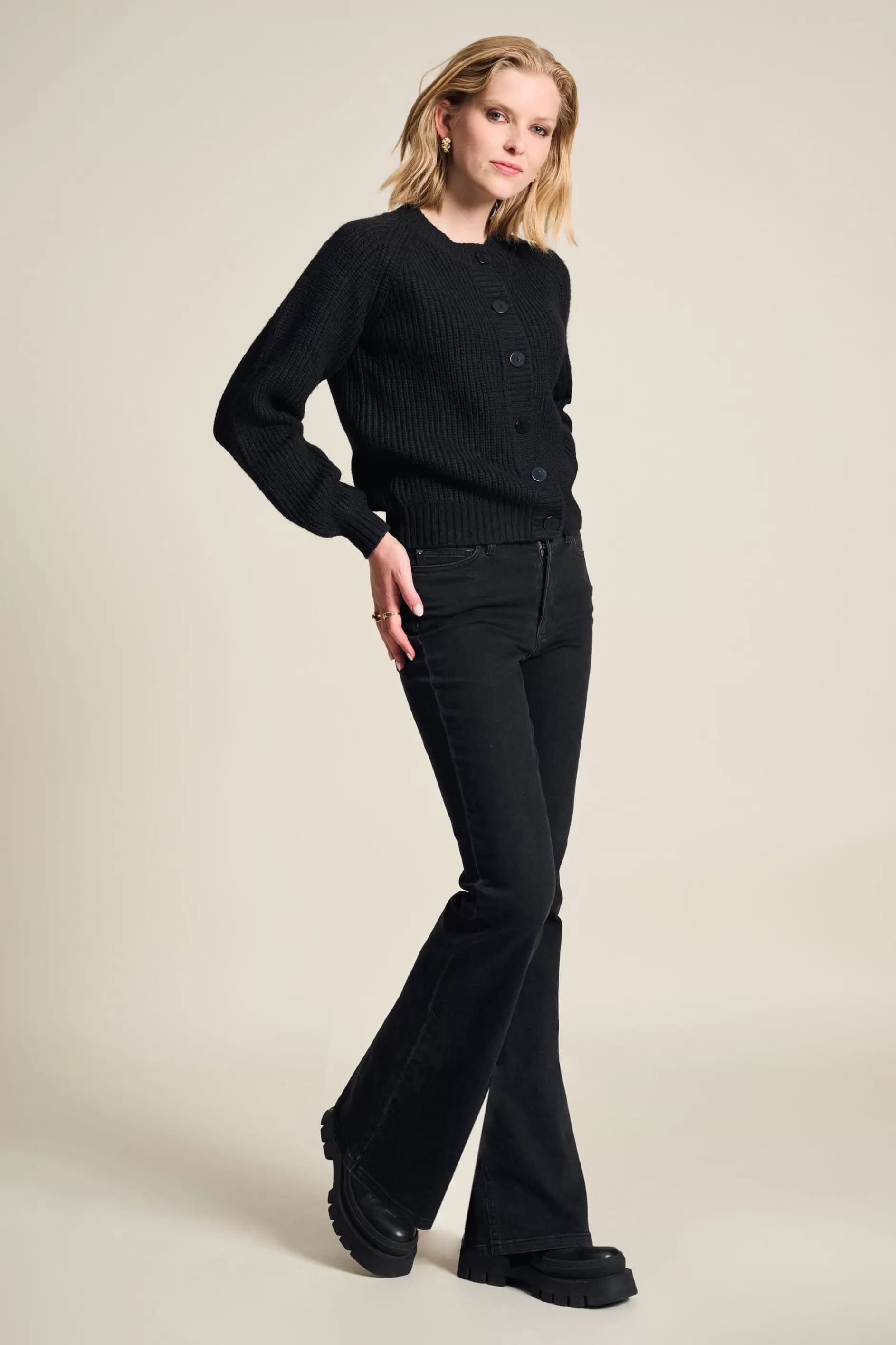 POM Amsterdam JEANS Esmee Flare Vintage Black | Jeans | Broeken