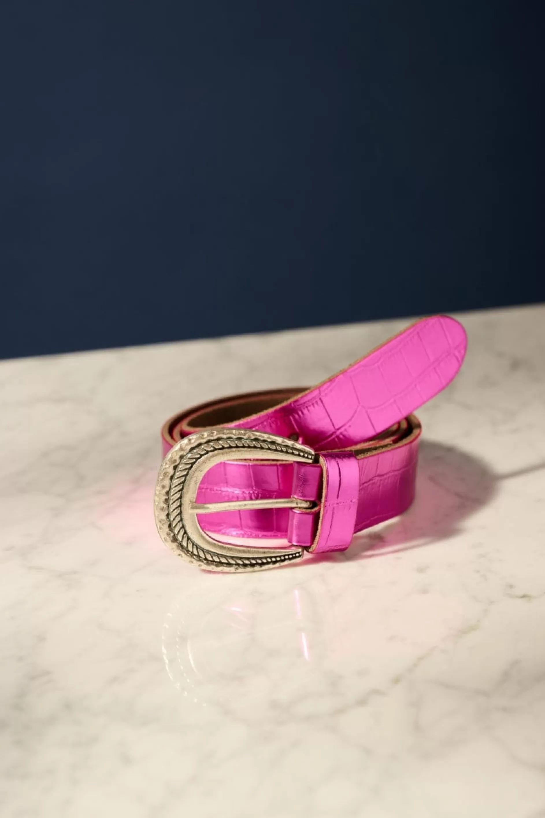 POM Amsterdam RIEM Metallic Fuchsia Croco | Riemen